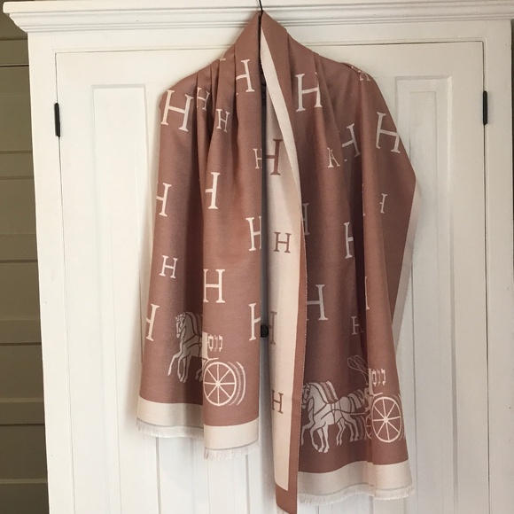 EQUESTRIAN CASHMERE SHAWL/WRAP NWOT - Picture 2 of 9